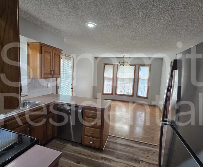 6636 W 152nd St — Photo 4