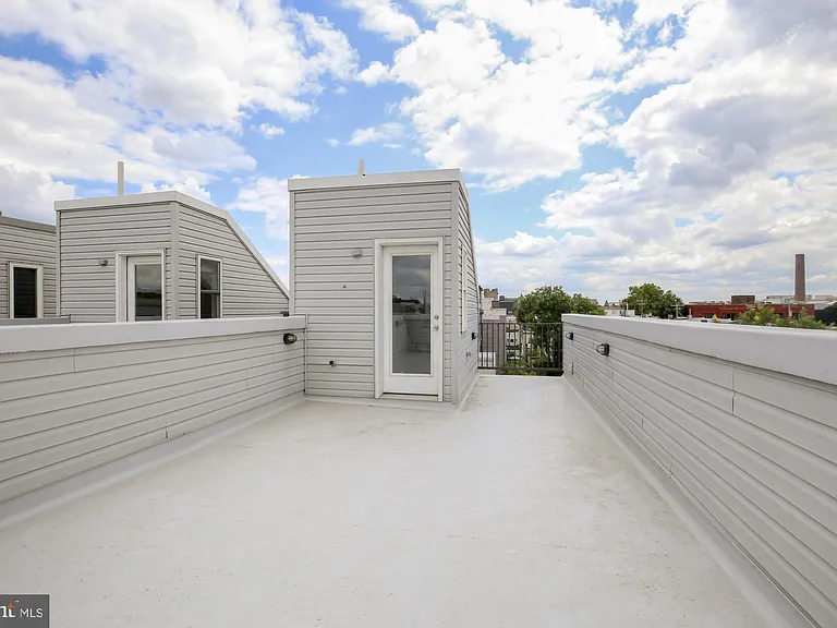 2441 Coral St — Photo 41