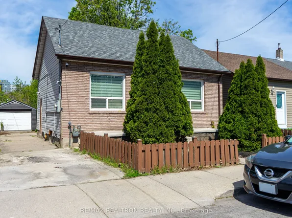 97 Emerald St N, Hamilton, ON L8L 5K5