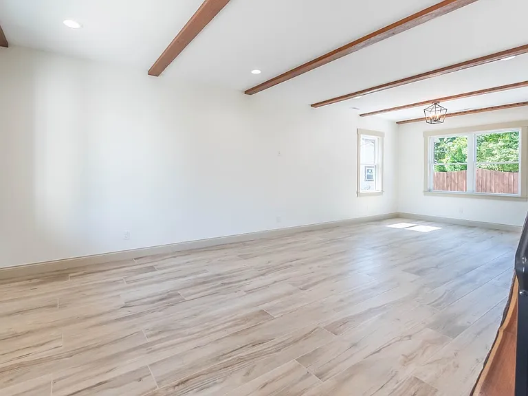 261 Gay St #B — Photo 4