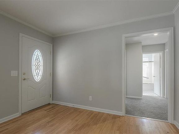 3rd image of 5506 Sherwood Dr