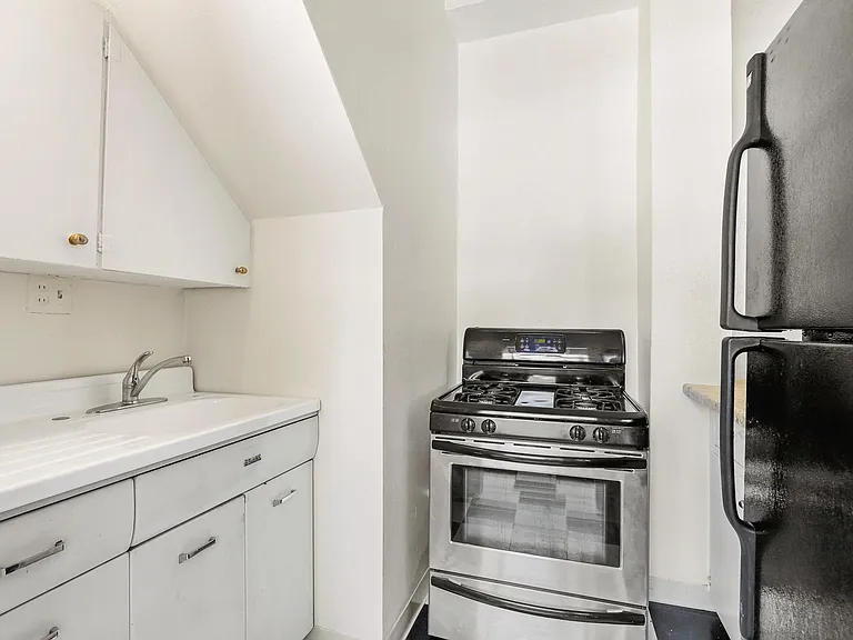 Cross Park Apartments — Photo 3