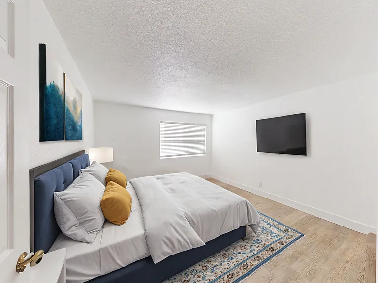630 N 11th St #4B — Photo 4