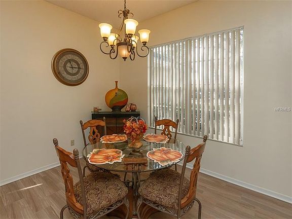 5th image of 2113 Hockley Ct