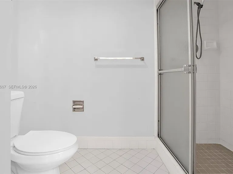 900 SW 142nd Ave #115L — Photo 24