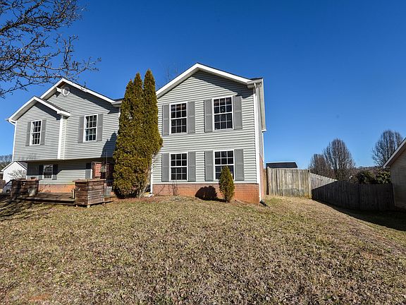 5th image of 305 Crystal Springs Cir
