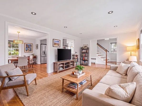 61 Elm St, Milton, MA 02186