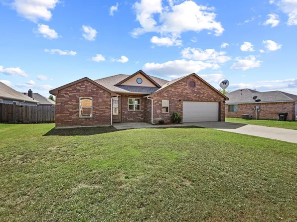 707 Sharon Ln, Whitewright, TX 75491