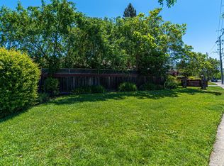 2 Redwood Ct, Santa Rosa, CA 95409