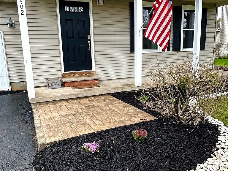 8662 Bayview Dr — Photo 3