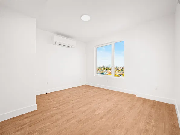 1832 Fulton Street image 1 of 11