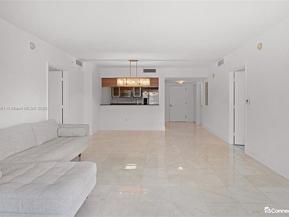 4th image of 1800 N Bayshore Dr #Unit Cu