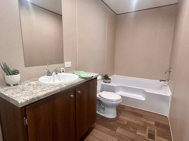 82 White Oak Vlg — Photo 14