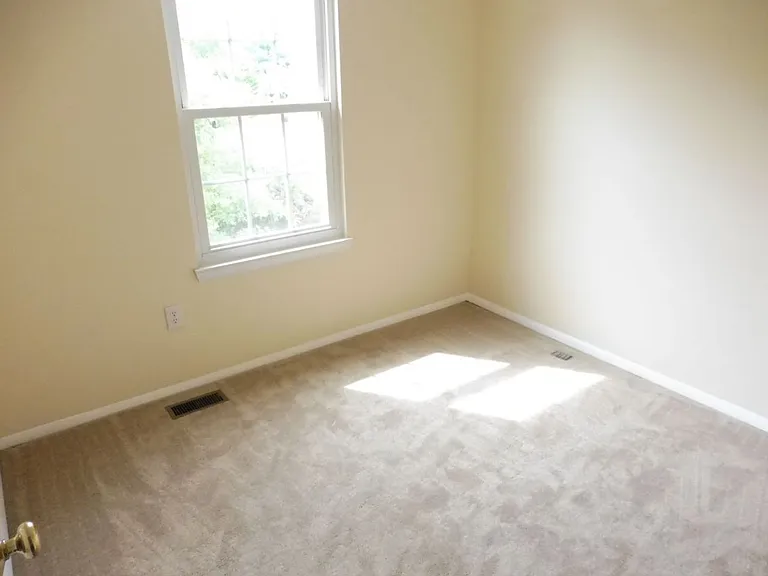 9513 Melrose Square Way — Photo 10