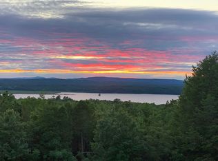 724 Pond Rd, Sidney, ME 04330