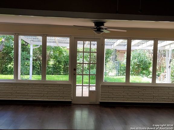 5th image of 306 Teakwood Ln