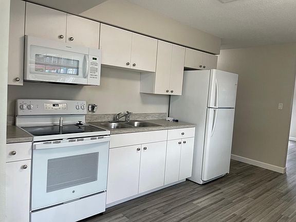 All new kitchen & appliances