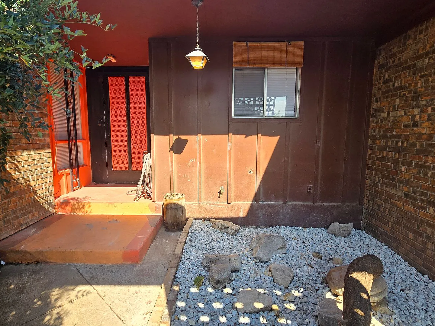 1640 Courtland — Photo 2