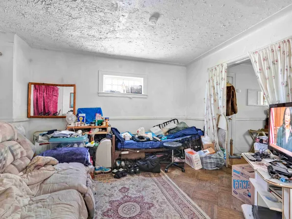 190-63 112th Avenue image 2 of 10