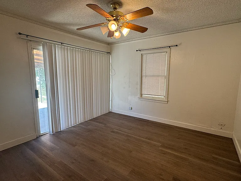 1361 N Safford Ave — Photo 13