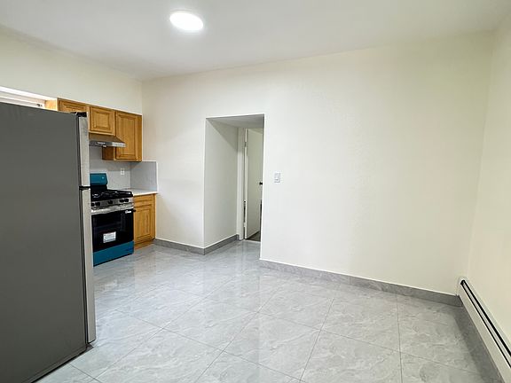 5th image of 8843 26th Ave #2L
