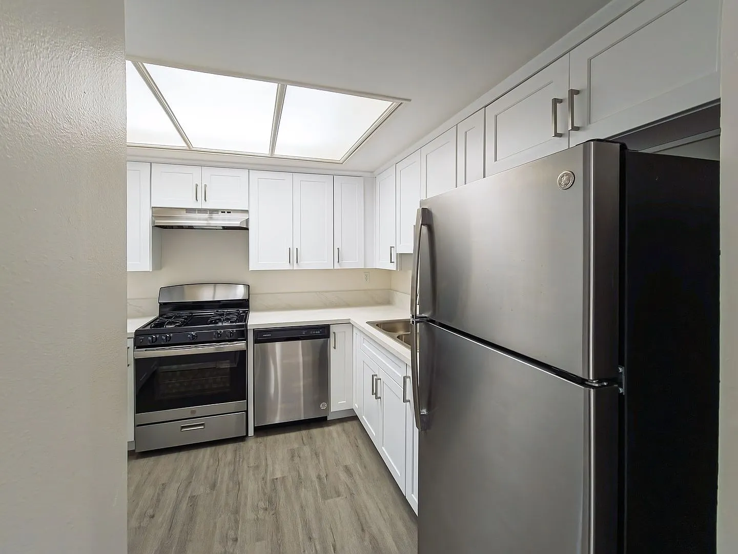 617 Alexander St — Photo 4