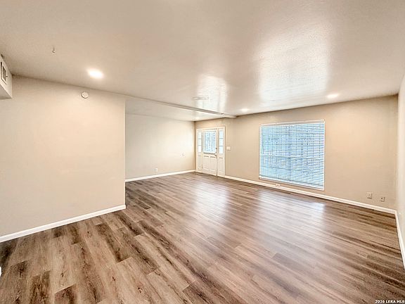 5th image of 6612 Spring Manor St