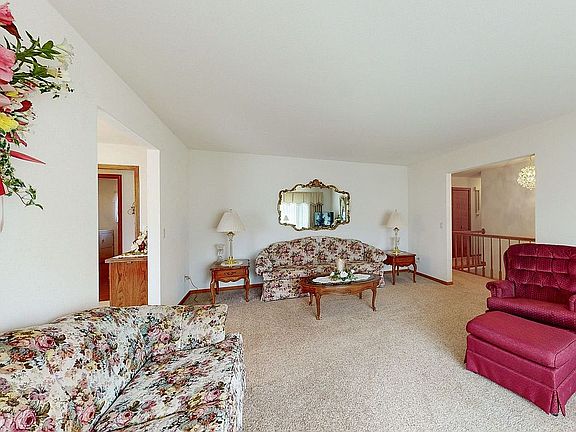 3rd image of 12589 Barony Dr