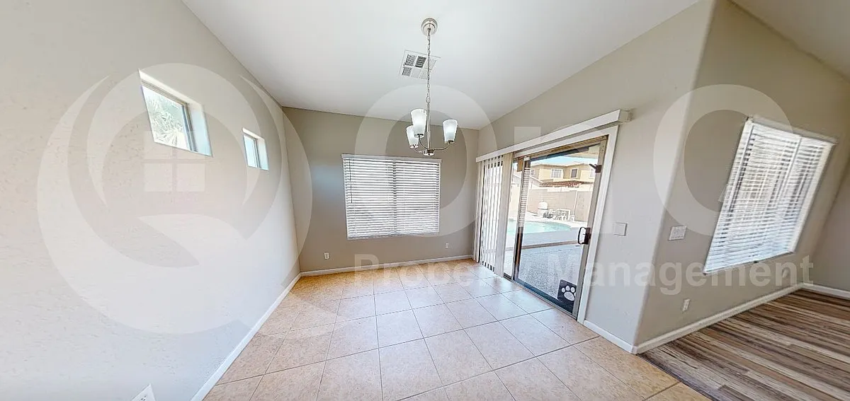 4 bed, 2.0 bath, 1809 sqft, $3,000 — Photo 4
