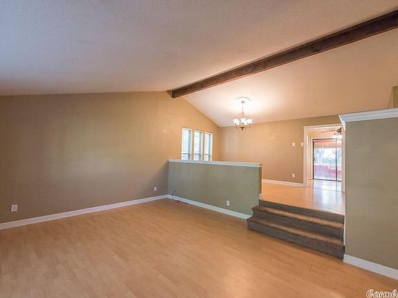 3rd image of 707 Jefferson Dr