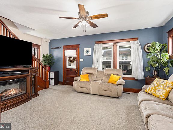 4th image of 207 S 18th St