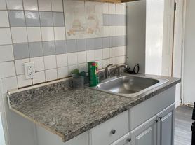 1033 Augusta St, Elizabeth, NJ