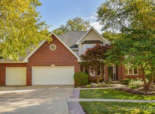 10505 Rothenburg Rd, Woodridge, IL 60517