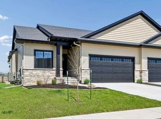 1260 Berkshire Ln, North Liberty, IA 52317
