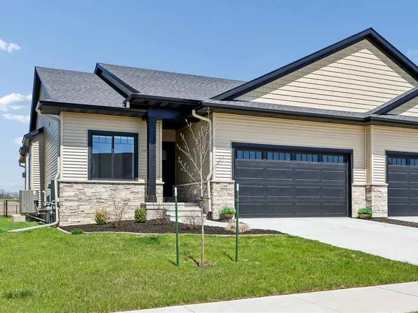 1260 Berkshire Ln, North Liberty, IA 52317