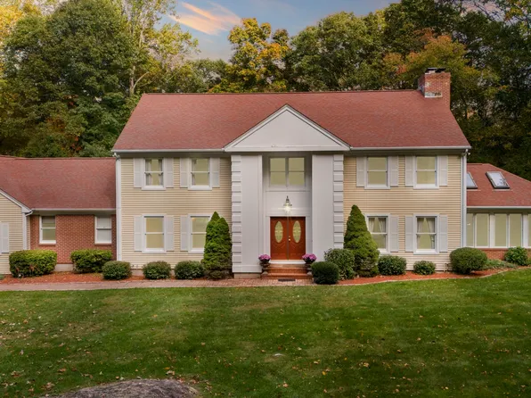 17 Stonewood Drive, Old Lyme, CT 06371