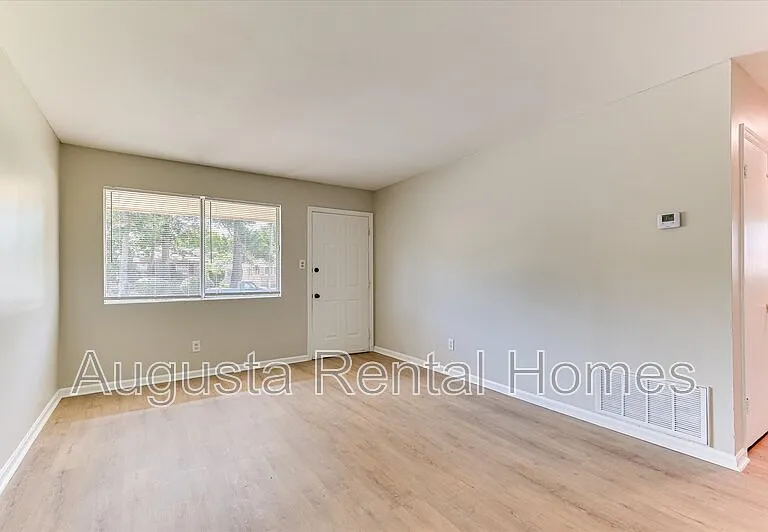 329 E View Dr — Photo 5