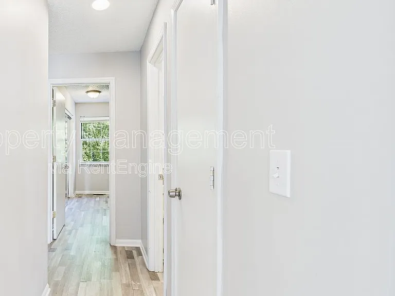 7941 NW 79th Pl — Photo 8