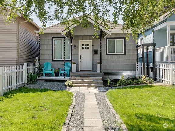 3rd image of 3212 Oakes Avenue