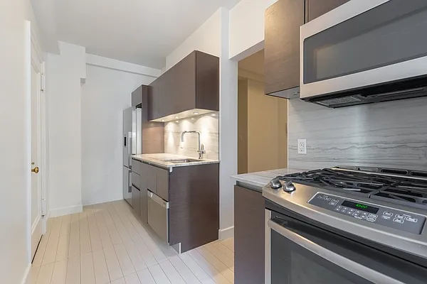 Rented by Stonehenge NYC LLC | media 24