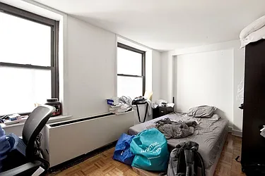 Rented by R New York