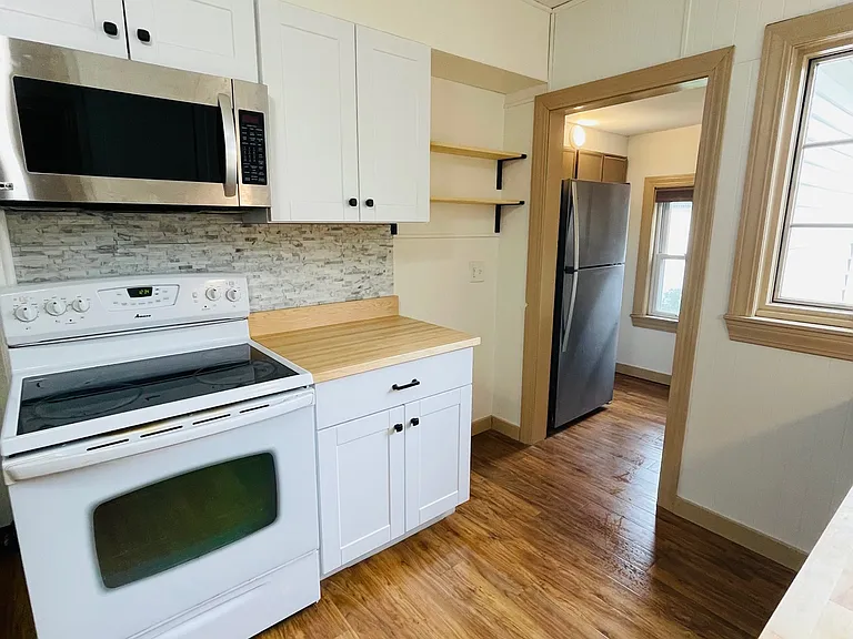 148 Russell St #2 — Photo 3