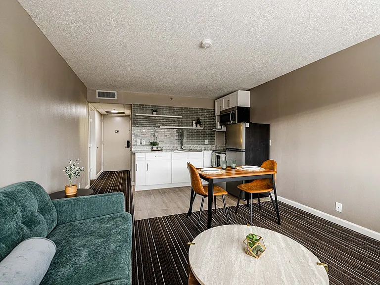 TEAK Apartments — Photo 3