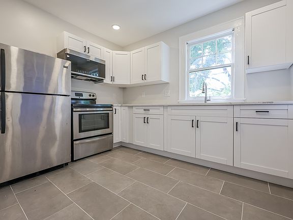 2nd image of 444 Walnut Ave