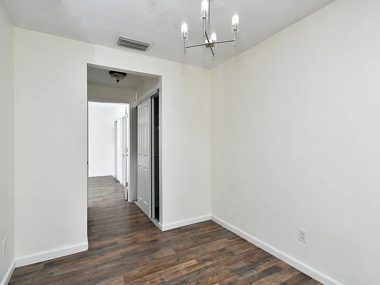 9 Hamlin Ct — Photo 11