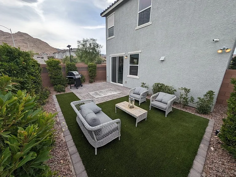 10795 Gentle Crest Ave — Photo 9