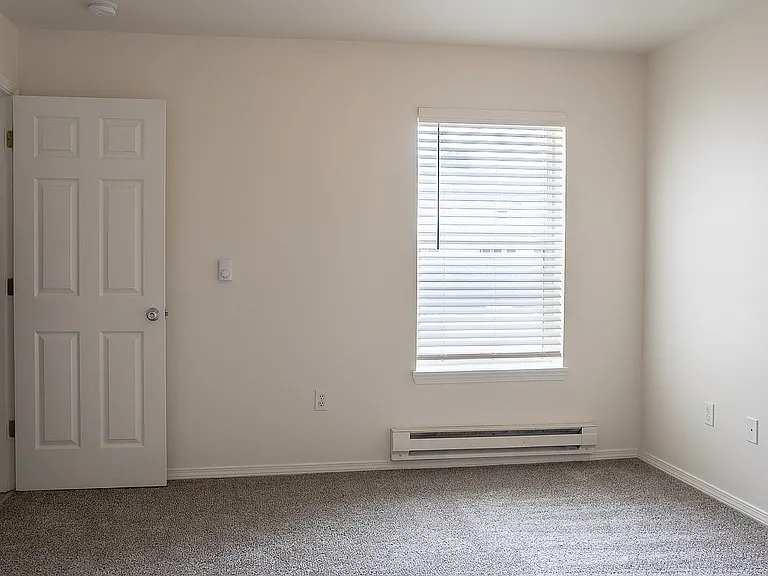 Aspen Grove Apartments - Hillsboro Oregon - Bedroom