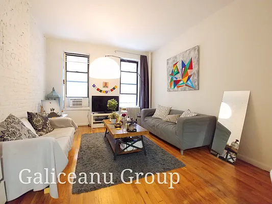 Rented by Lexington Real Estate Group | media 19