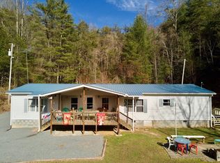 1301 Windingstairs Rd, Topton, NC 28781
