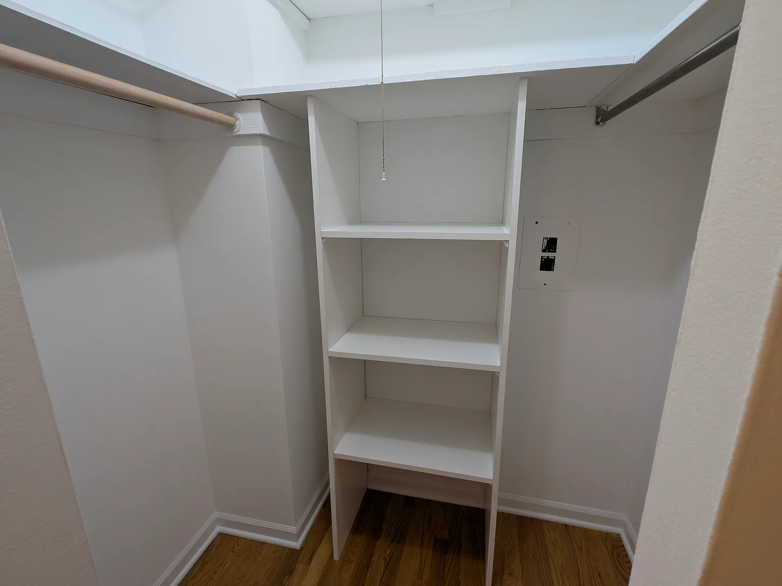 400 E Randolph St — Photo 3